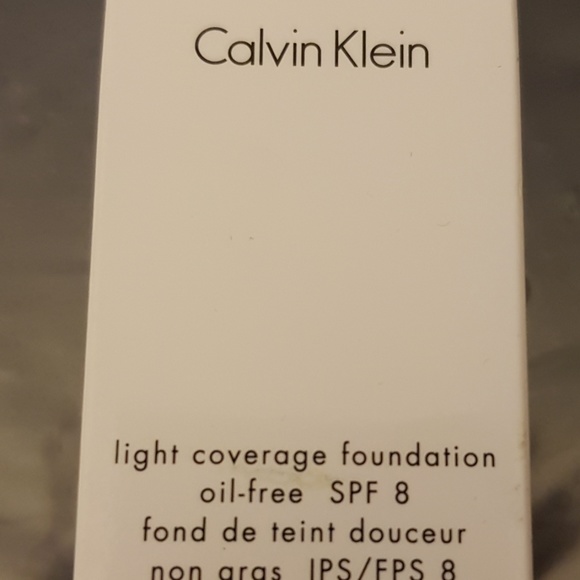 🚫SOLD🚫 Calvin Klein Light Coverage Foundation - Picture 2 of 6
